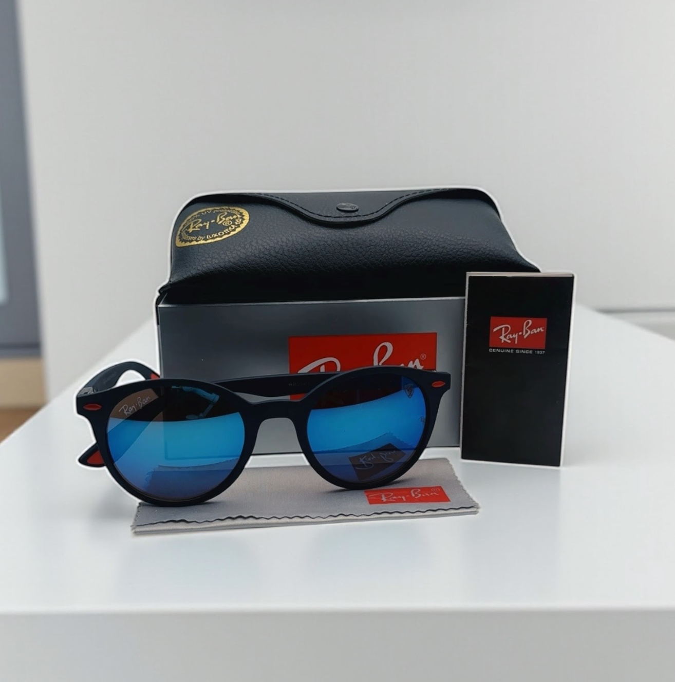 Gafas de Sol Ferrari Round — Montura Redonda Estilo Premium